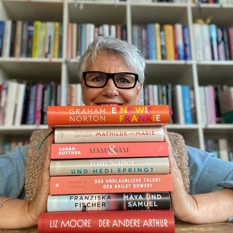 Buchstaplerin,-Buchkolumne-2026