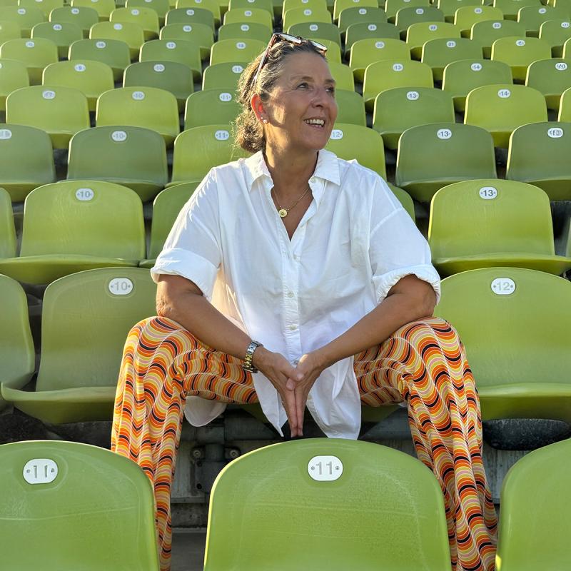 Uli sitzt im Olympiastation