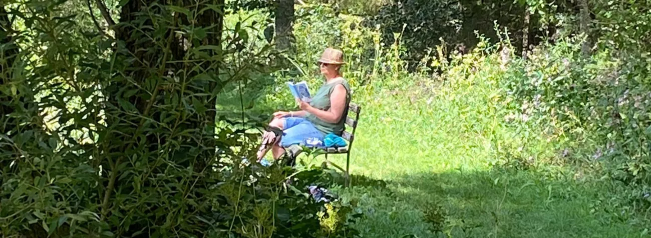 Corinne im Grünen Corinne im Garten