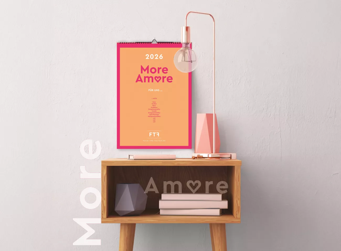 Wandplaner an Wand mit Komode