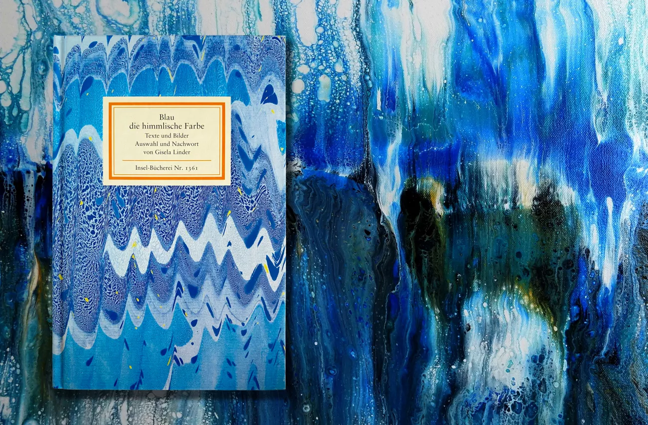 Blau, die himmlische Farbe